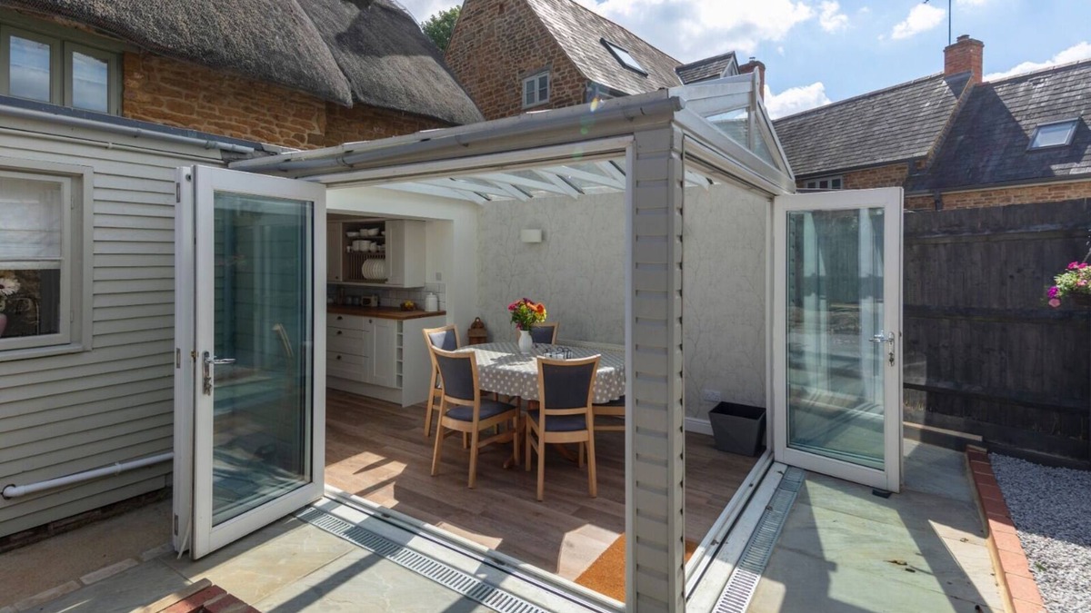 Bloxham Cottage | Thatched Cottage in Bloxham Banbury