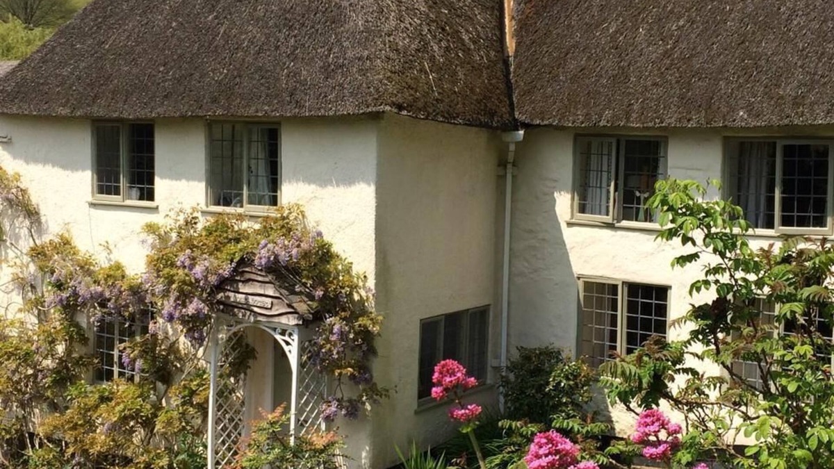 Combeinteignhead Other | Thatched Devon longhouse, close to sea, with private indoor swimming pool.