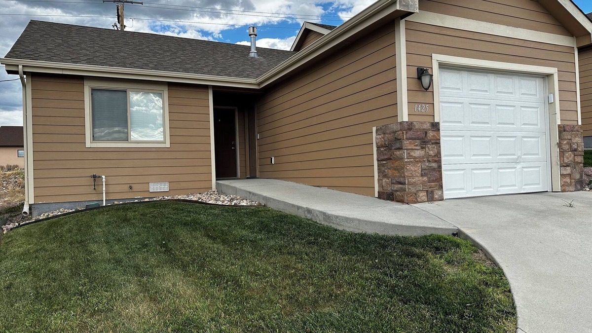 Casper House | The 1425 Fairdale by O.C.G.