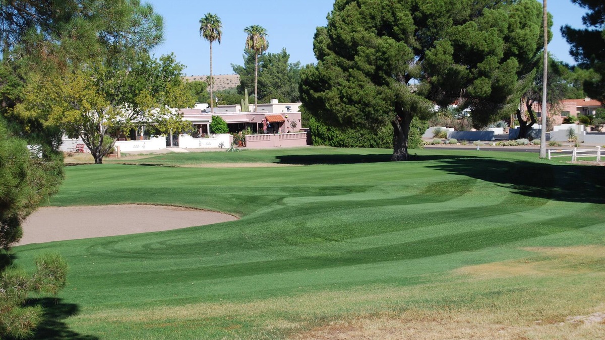 Country Club Estates House | The 18th Hole at Green Valley