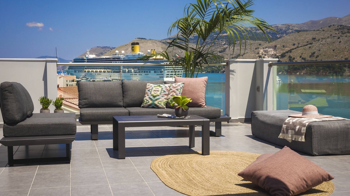 Argostoli Town House | The 360ᵒ Loft/60m²- Outdoor Spa bath/Spacious living area