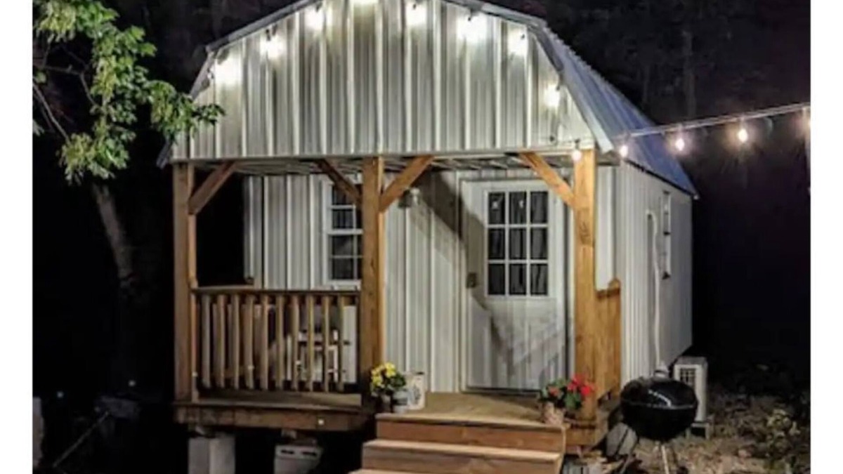 Mammoth Spring Cabin | The "40 Steps" Cabin Tiny house