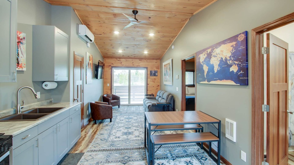 Interlochen Condo | The 4th Overlook Seeps 4, In-between Crystal Mountain and Traverse City! WI-FI