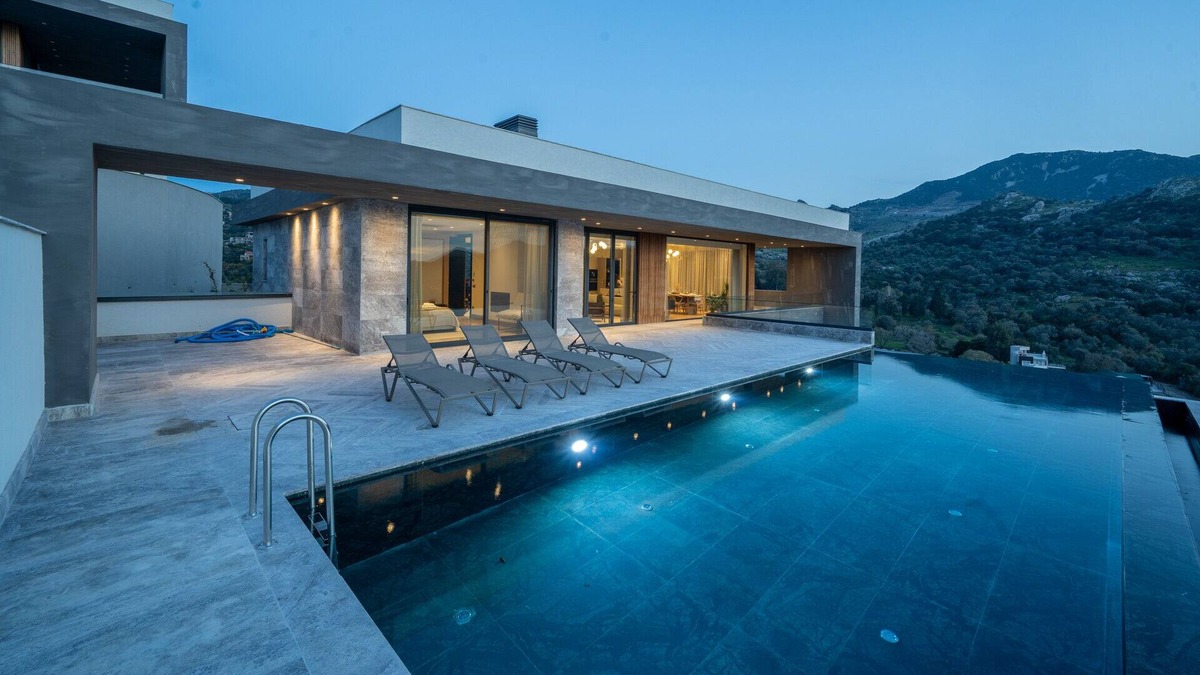 Yalikavak House | The 5-star residential retreat of 3 opulent villas / Private pools & Gardens