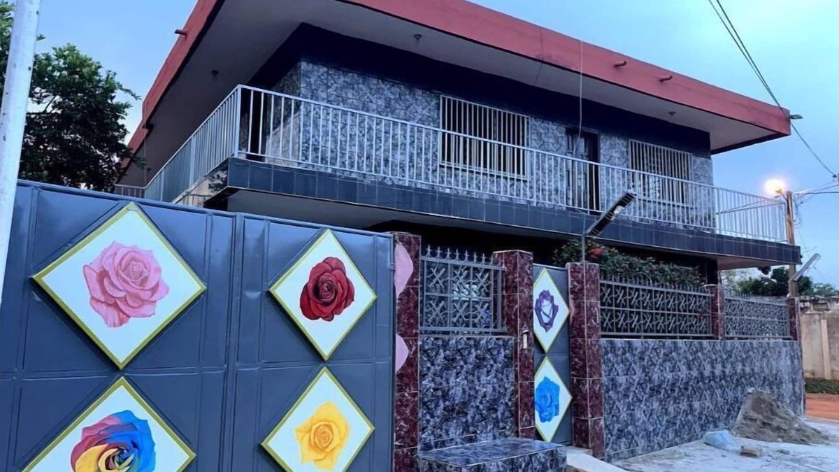 Porto-Novo House | The 6 Roses Full Upper, Comfort, King Beds, Wi-Fi