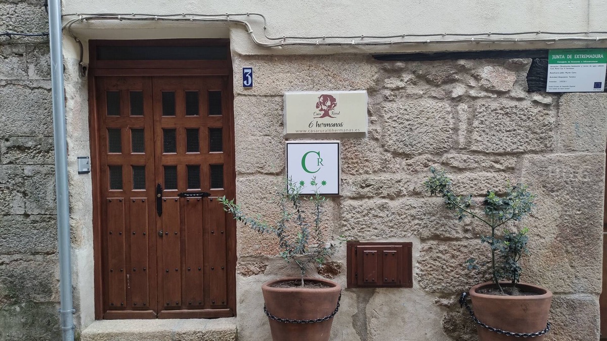 San Martin de Trevejo Cottage | The 6 Sisters cottage (intrego rental)