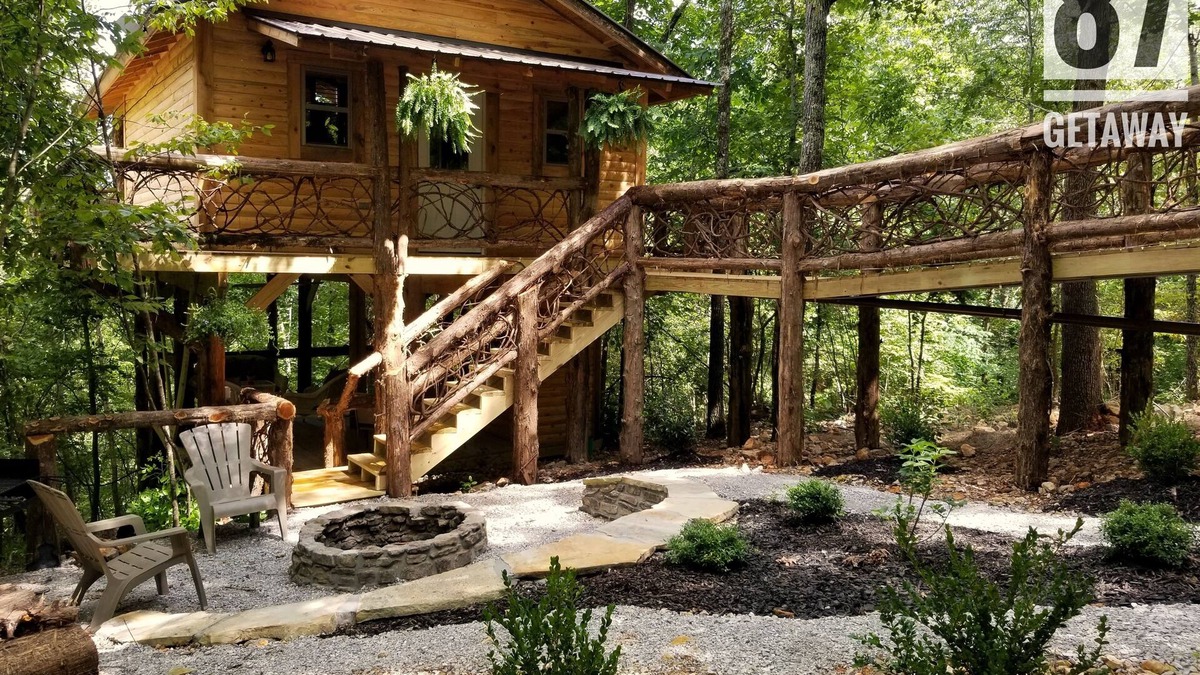 Newnata Cabin | The 87Getaway Secluded Treehouse Escape