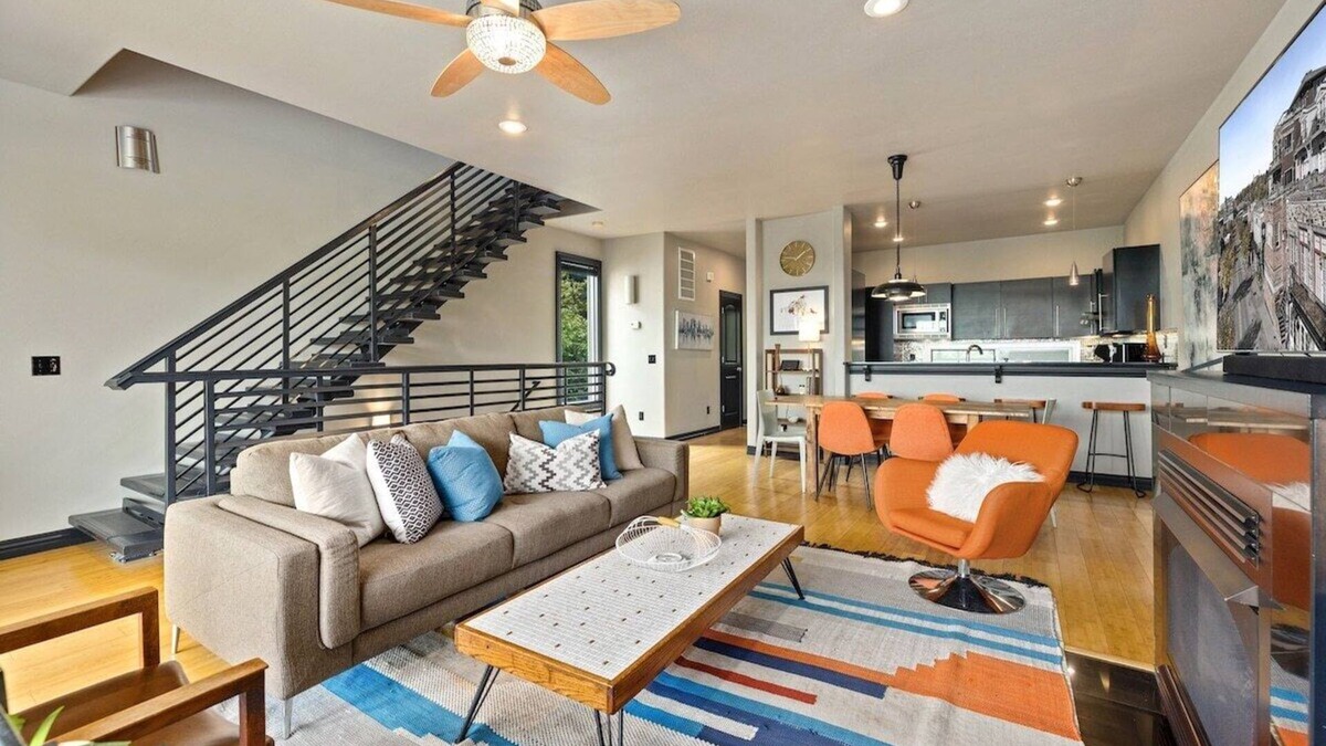Fayetteville House | The Abshier - Near U of A - Quiet Getaway