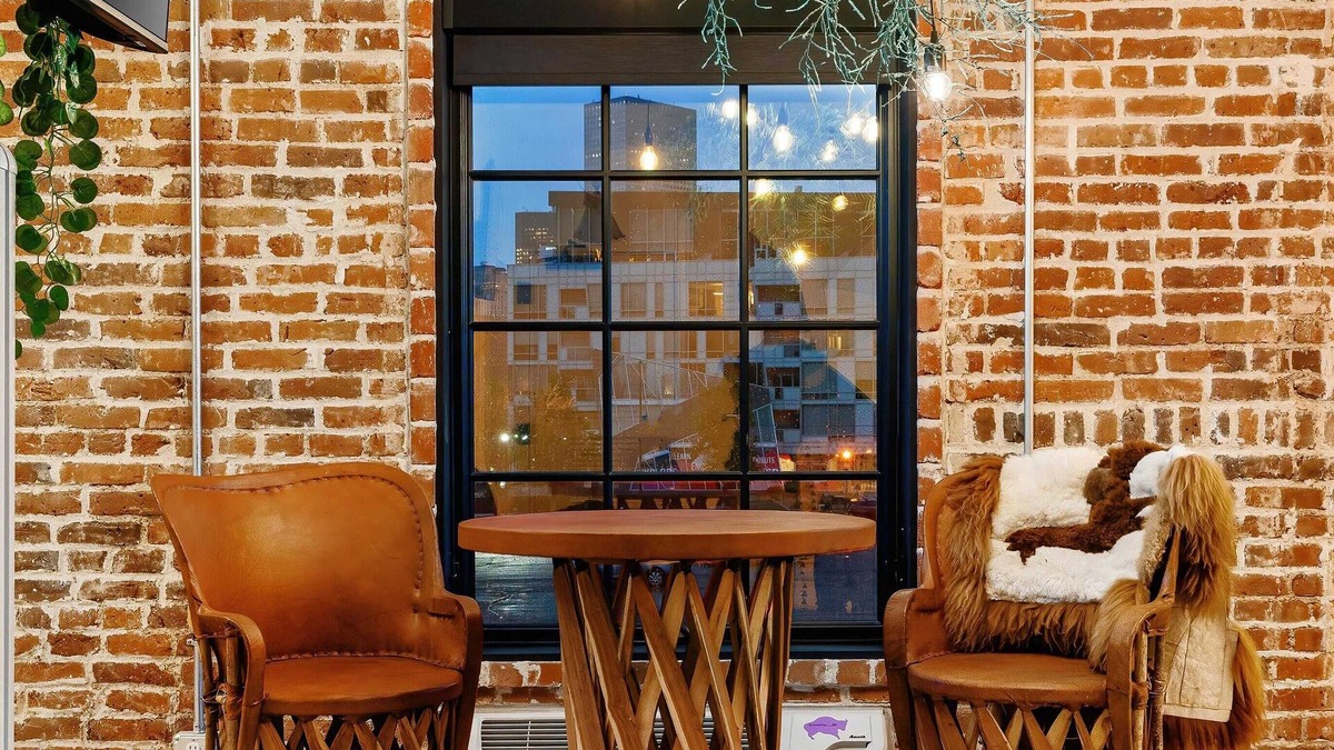 Golden Triangle Apartment | The Acoma House