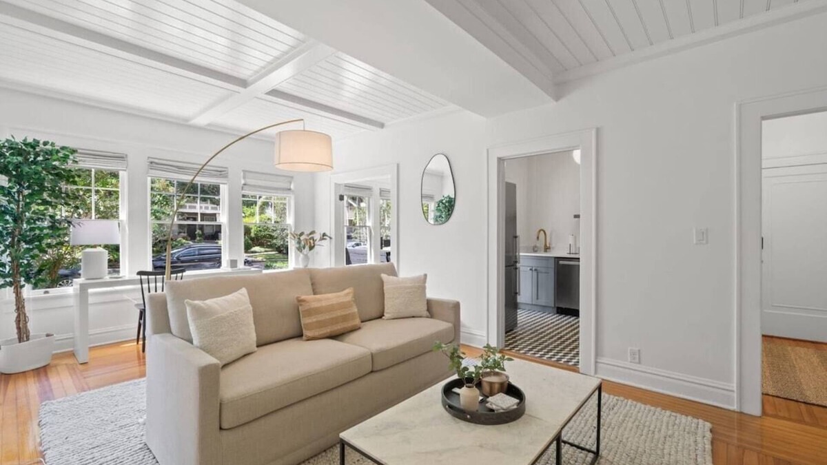 Hyde Park Apartment | The Adaline 4 | Gorgeous Hyde Park Apt, 1st Floor