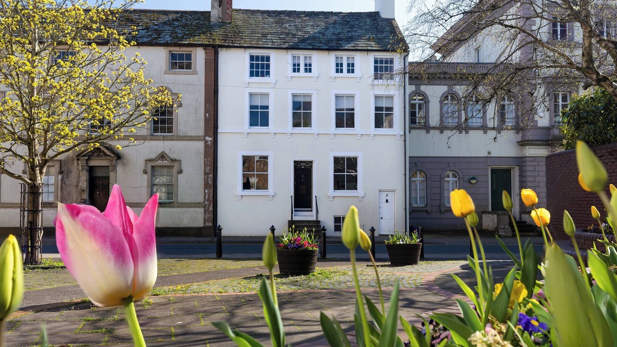 Whitehaven Cottage | THE ADMIRAL'S HOME, pet friendly, with hot tub in Whitehaven