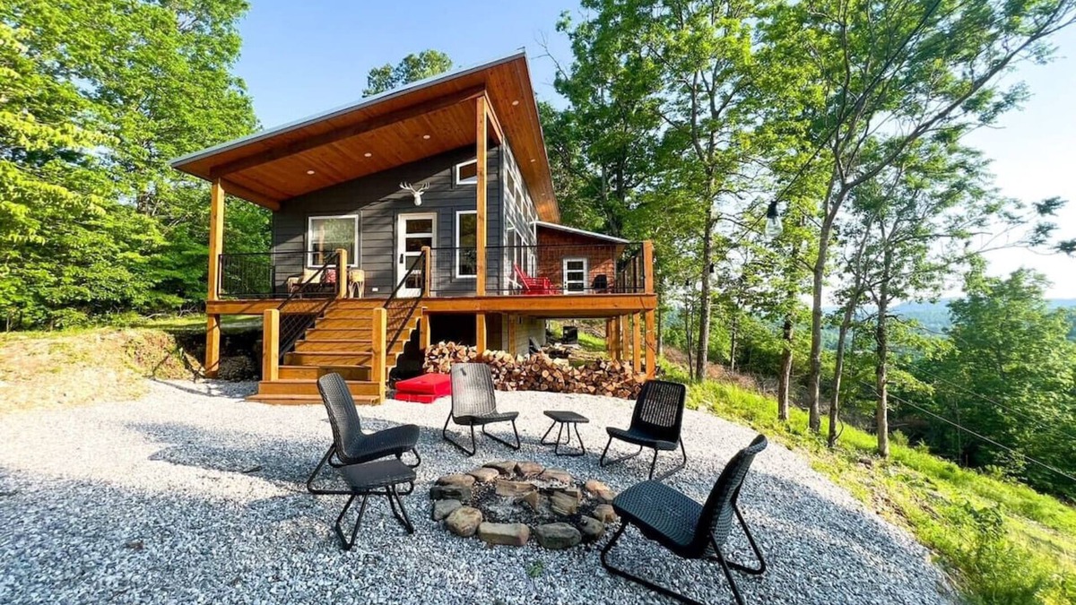 Newnata Cabin | The Aerie ~ A Modern Retreat at Double Bridges