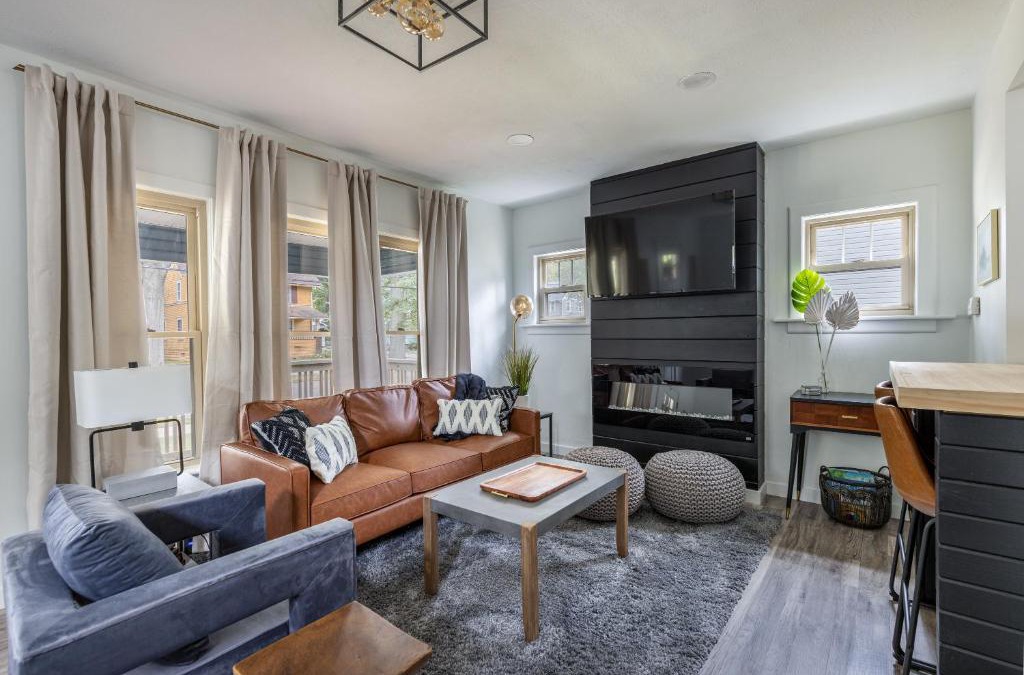 Highland Square House | The Akron Retreat: Modern 3-Bedroom Oasis