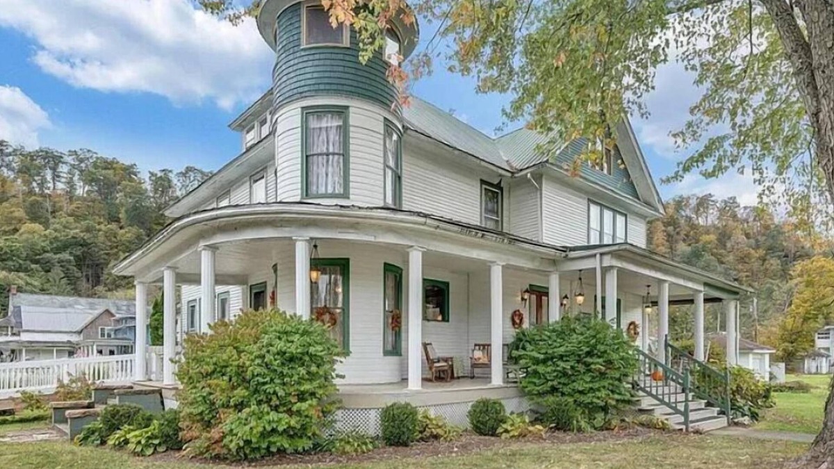 Alderson Bed & Breakfast | The Alderson Inn