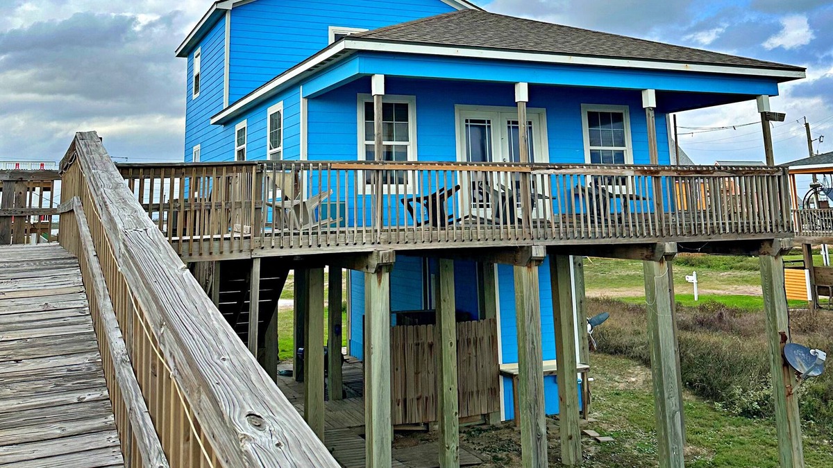 Surfside Beach Cottage | The Aloha Beach your exquisite property that promises an extraordinary stay!