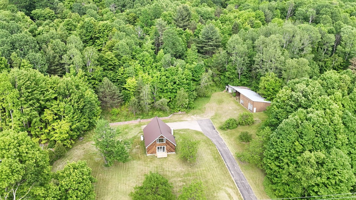 Malone Ski Chalet | The Alpine Inn-Ski & Golf Retreat