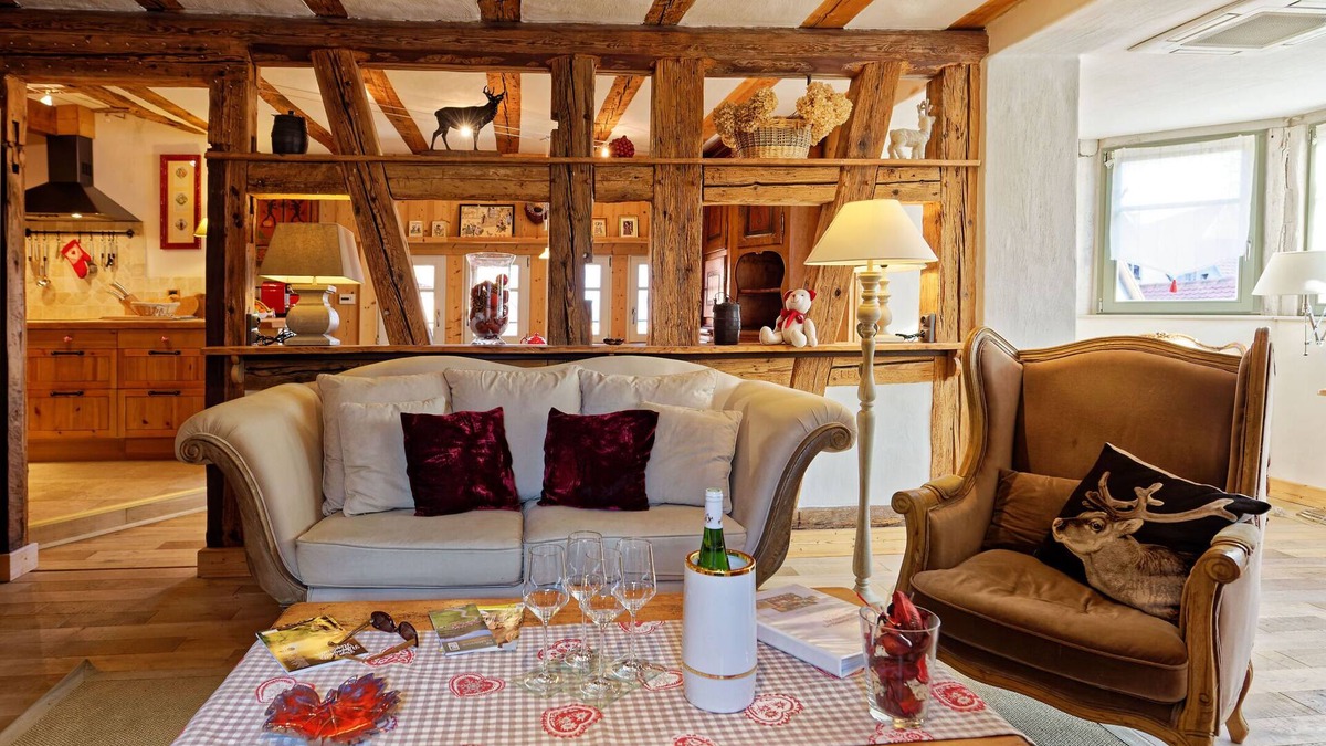 Riquewihr Apartment | The Alsatian Hart* - Panoramic views of Riquewihr and the vineyards. Quiet.
