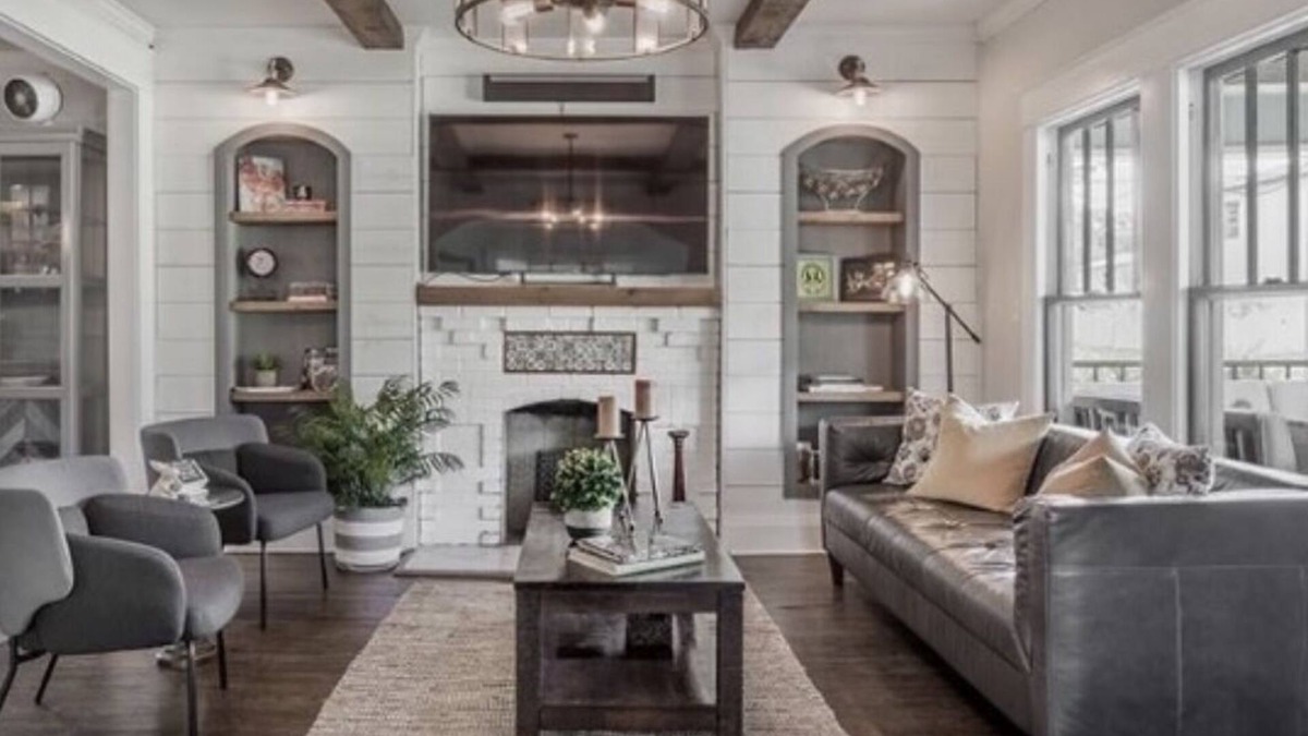 South Seminole Heights House | The “Amanda House” historic 1926 restored beauty 5 minutes from Armature Works