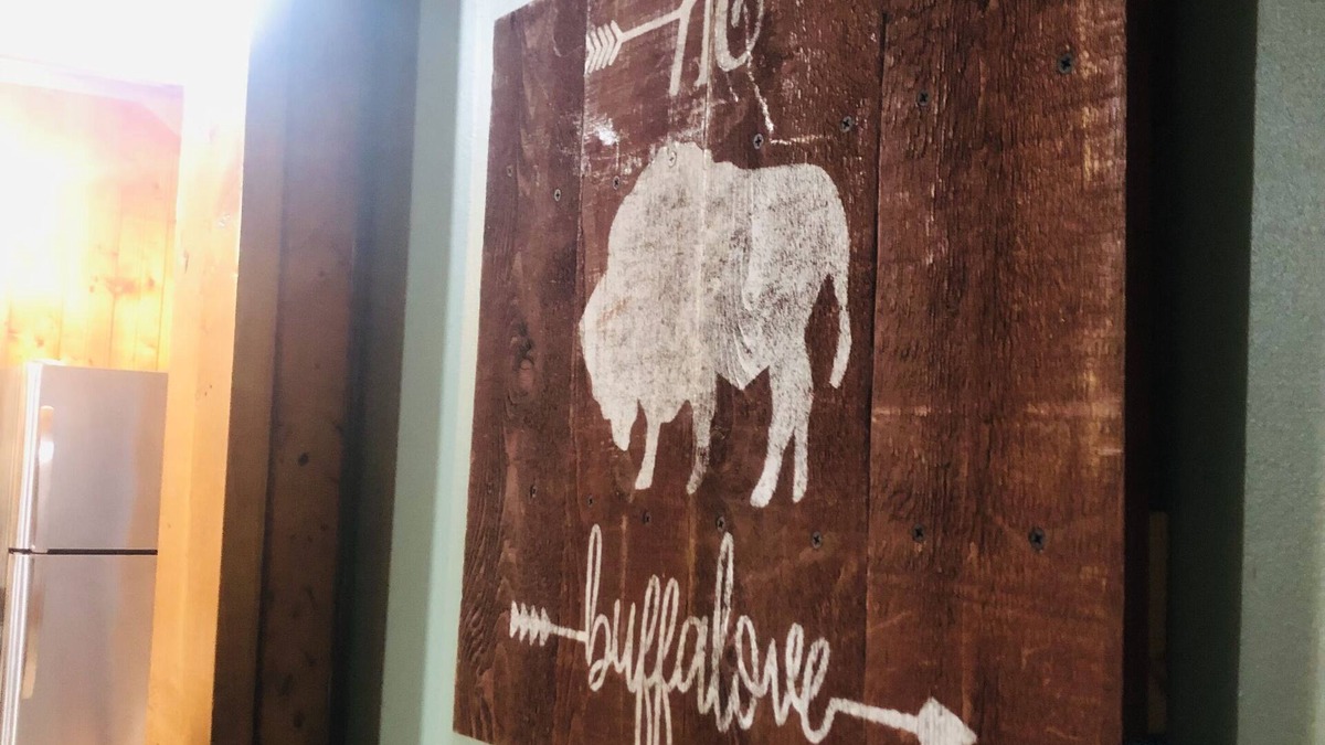 Tonawanda House | The Anchor Inn on the Canal