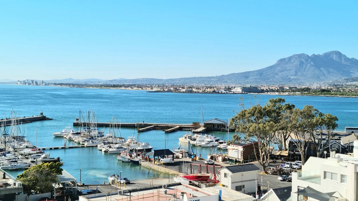 Gordons Bay Central House | The Anchor