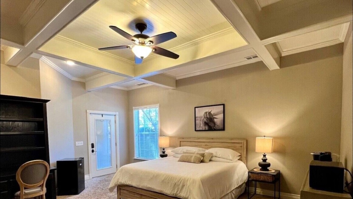 Clovis House | "The Andalusian Manor" Private Luxury Suite