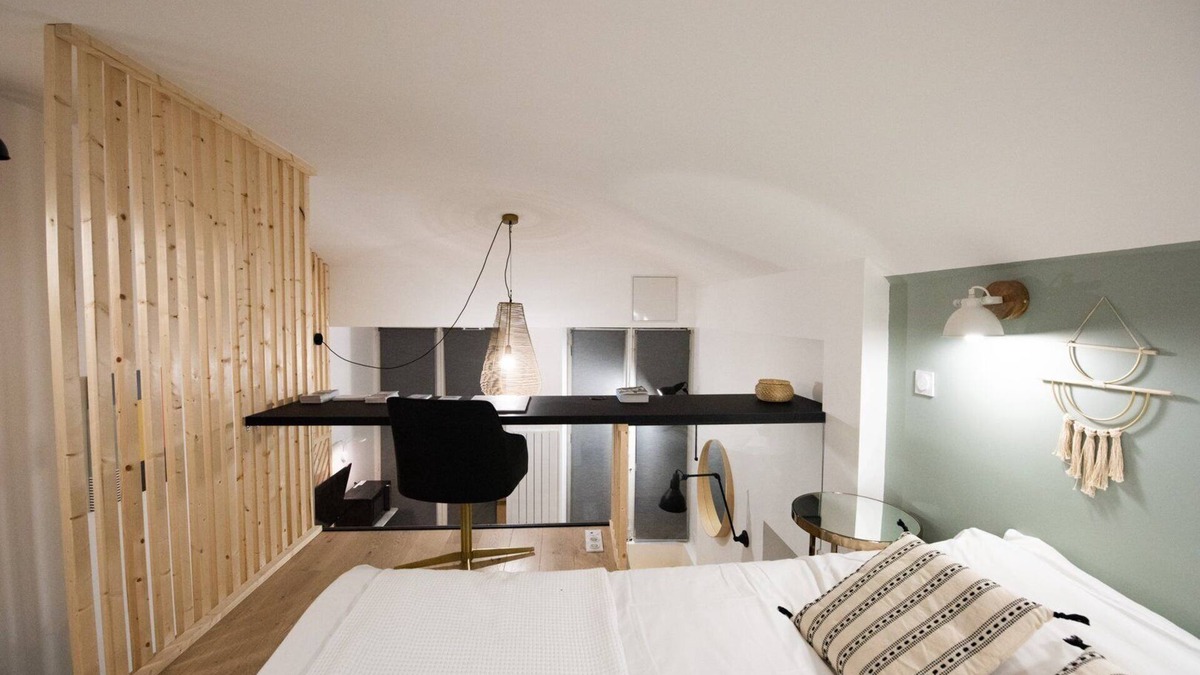 Griffon - Royale Apartment | The Andre Duplex - Cosy & modern studio Terreaux