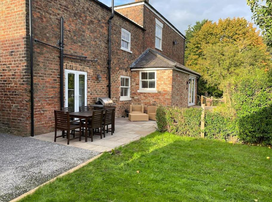 Scawton House | The Annex: 2 bedroom cottage, countryside, peaceful getaway with garden