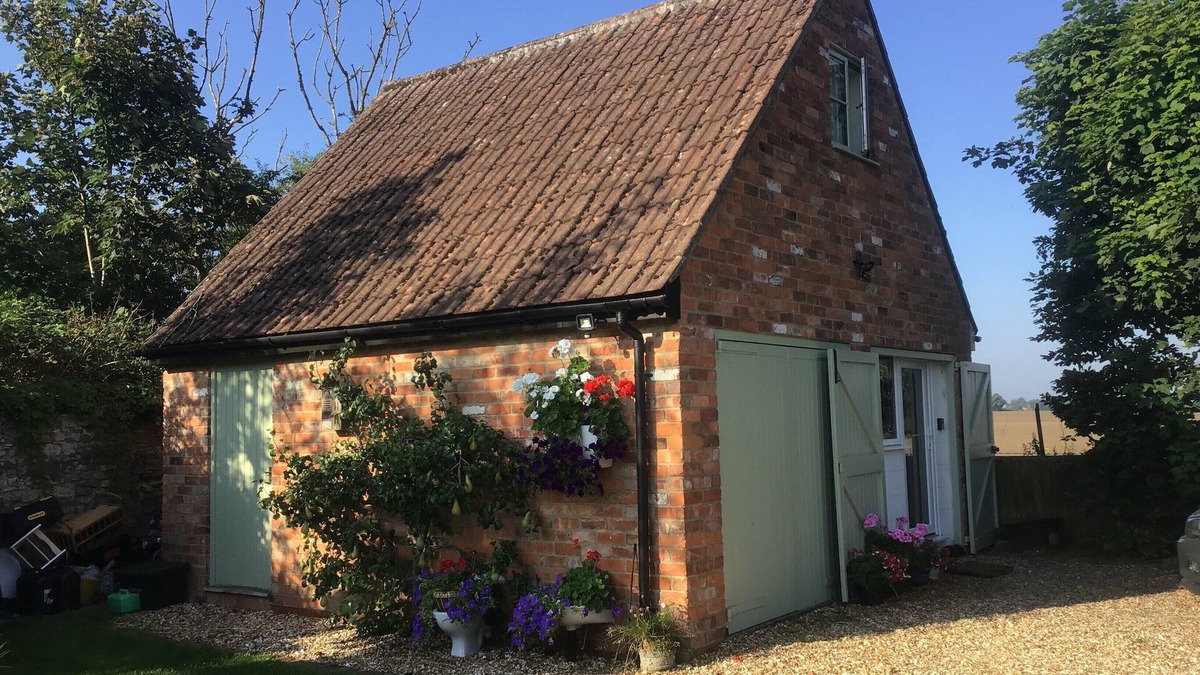 Trowbridge House | The Annex 3 East Town Cottages