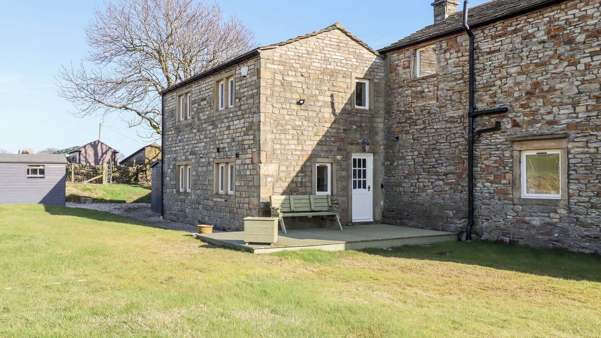 Sutton-in-Craven Cottage | THE ANNEXE, pet friendly, with a garden in Skipton