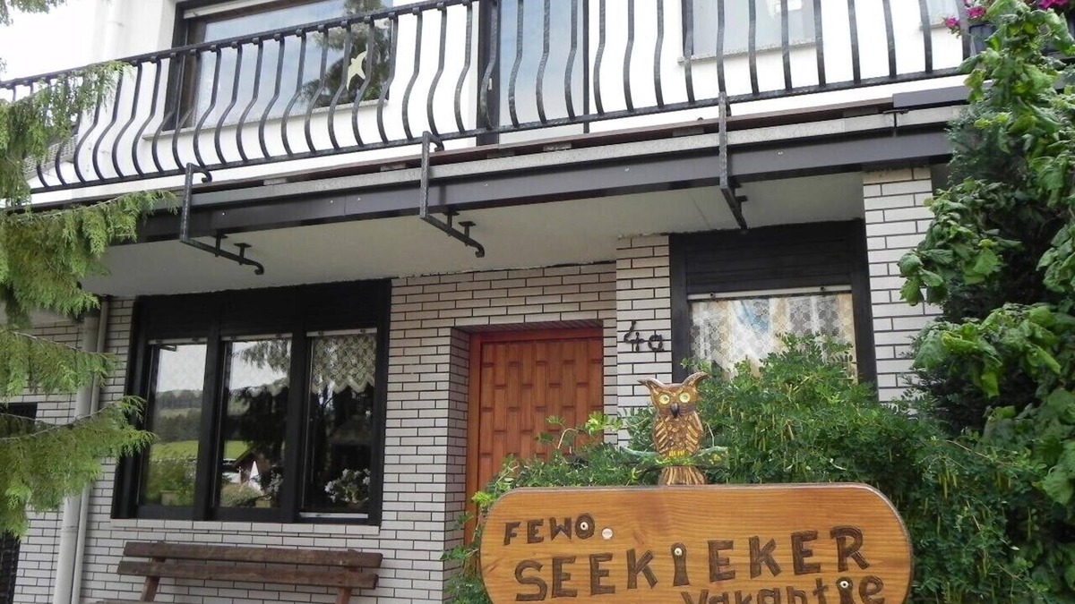 Heringhausen House | The apartment is located in close proximity to Diemelsee.