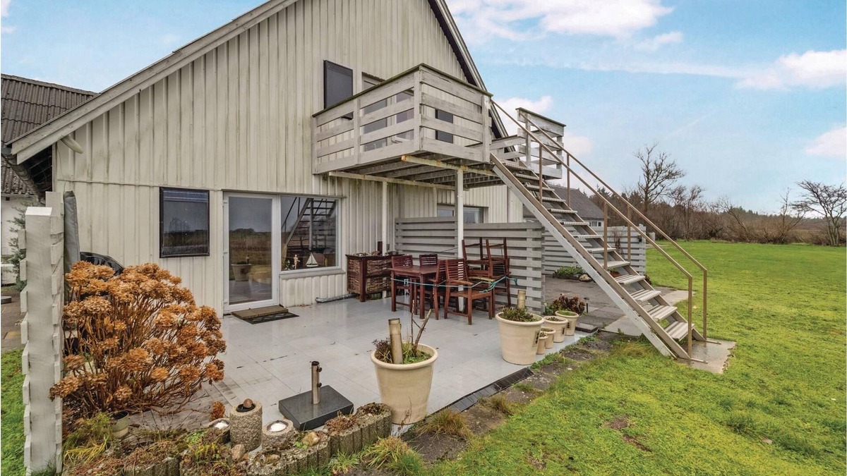 Øsløs Apartment | The apartment is located near the Limfjord and Klitmøller - also called Cold Hawaii.