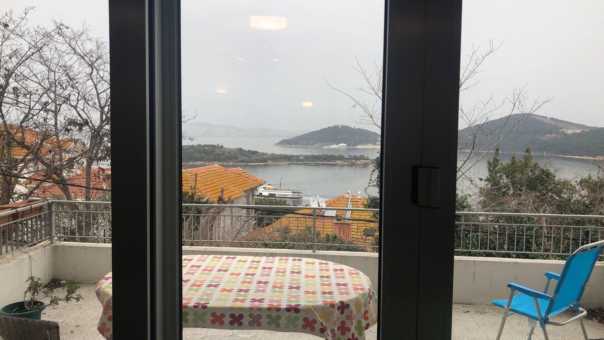 Adalar Apartment | The apartment with the exceptional view â Istanbul Burgazada