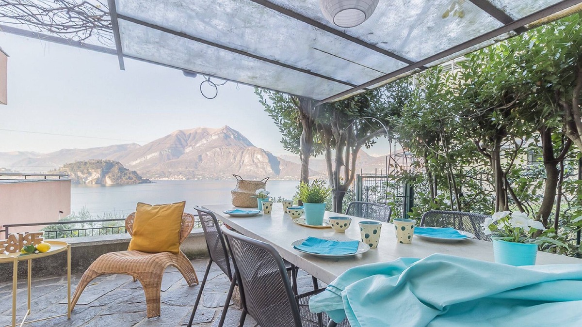 Fiumelatte Apartment | The Apple House