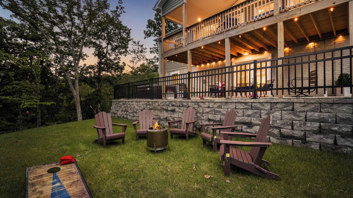 Front Royal House | The Apple Mountain House
