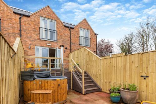 Pershore House | The Apple Tree - Pershore
