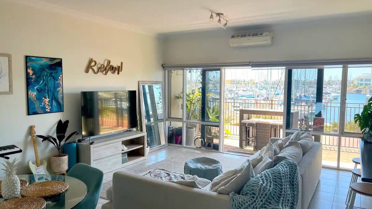 North Haven Apartment | 'The Aquarium' Waterfront Apartment
