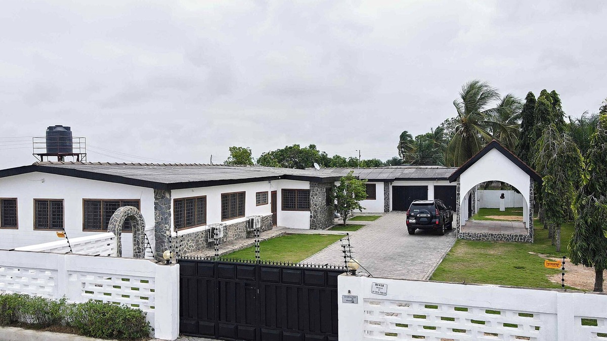 Ada Ski Chalet | The Arden’s Le Chalet: Charming 4-bed Chalet for families & groups to reconnect