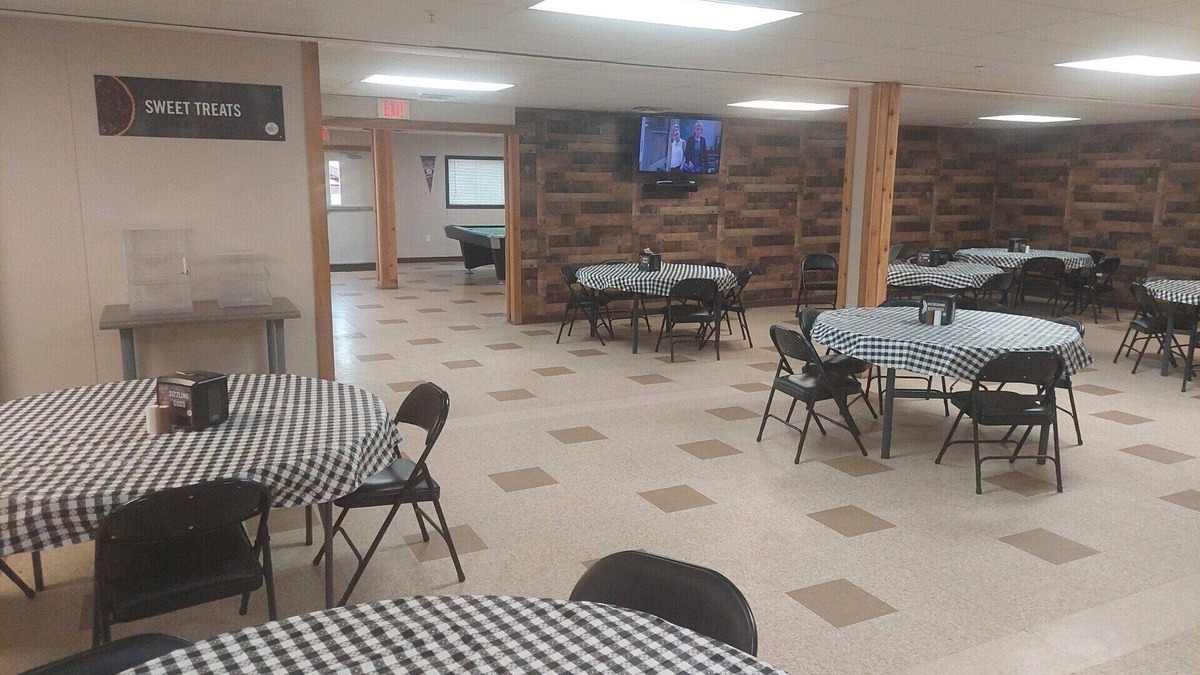 Karnes City Cabin | The Armadillo Hotel Karnes City