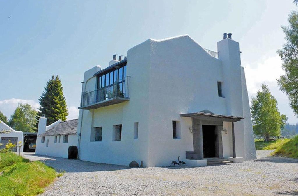 Inverarnie House | The Artist's Cottage