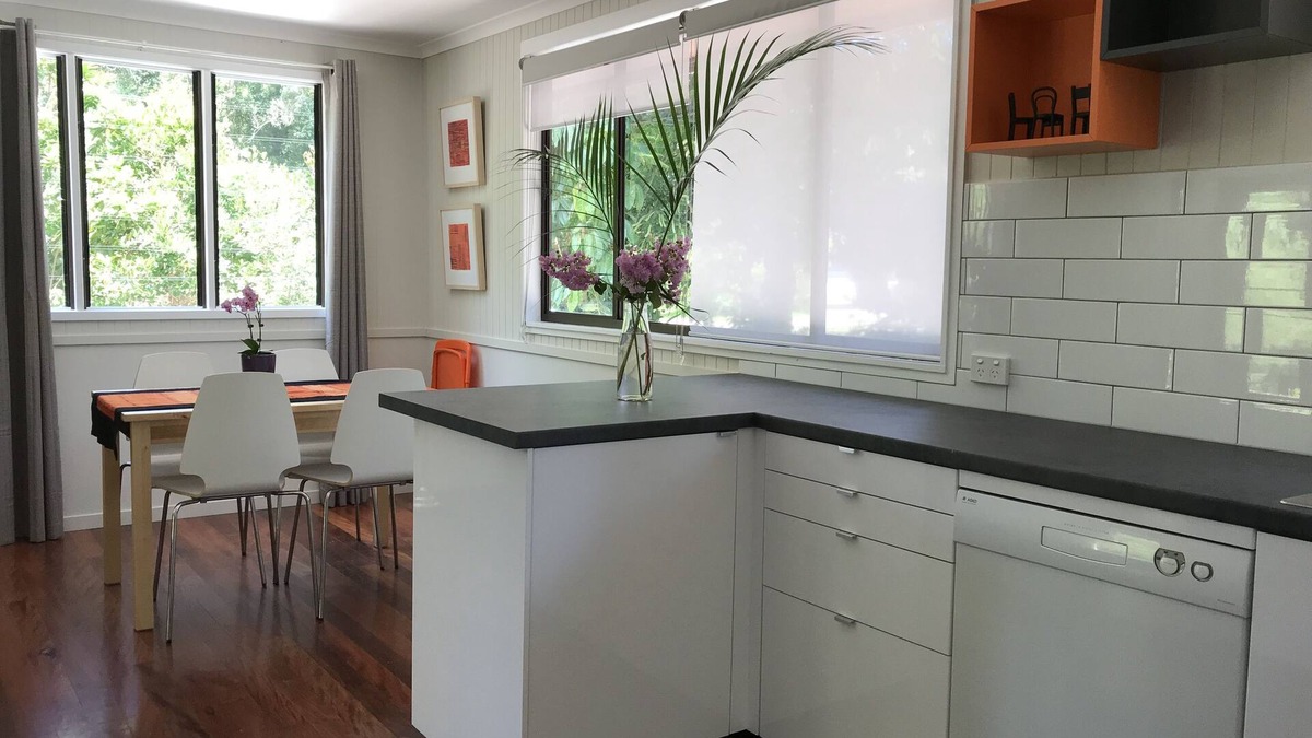 Glenview House | The Artist Studio - secluded hideaway perfect for couples getaway.