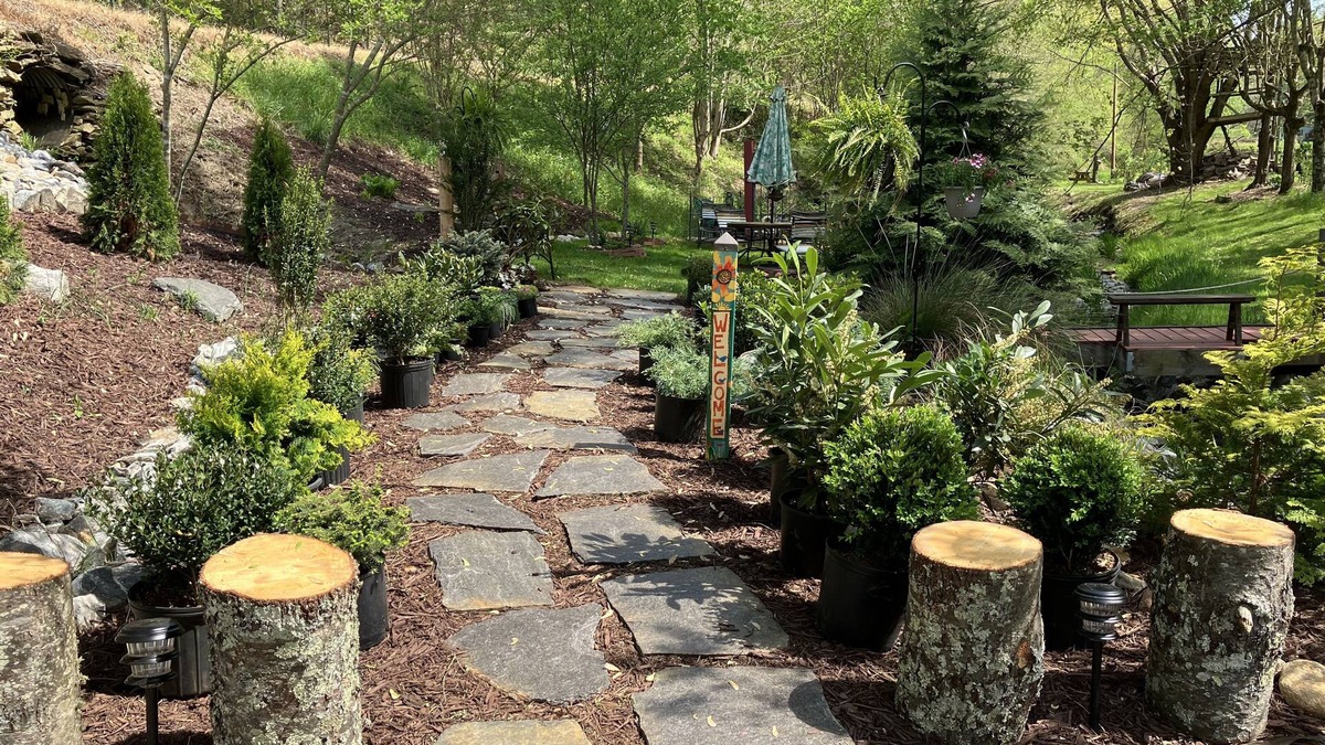 Marshall Bed & Breakfast | The Ashe Farm Bed & Breakfast