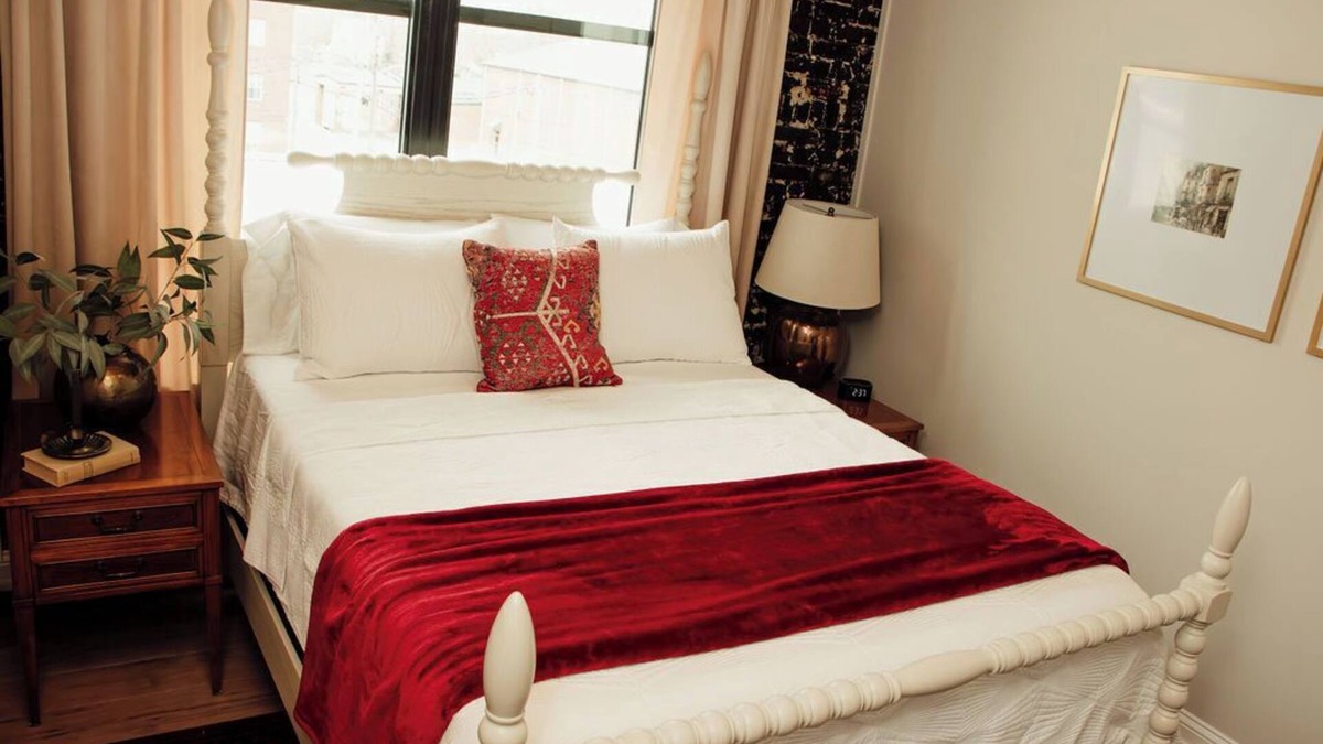 Leitchfield Apartment | The Ashton is a 1 bed/1 bath open concept apartment.