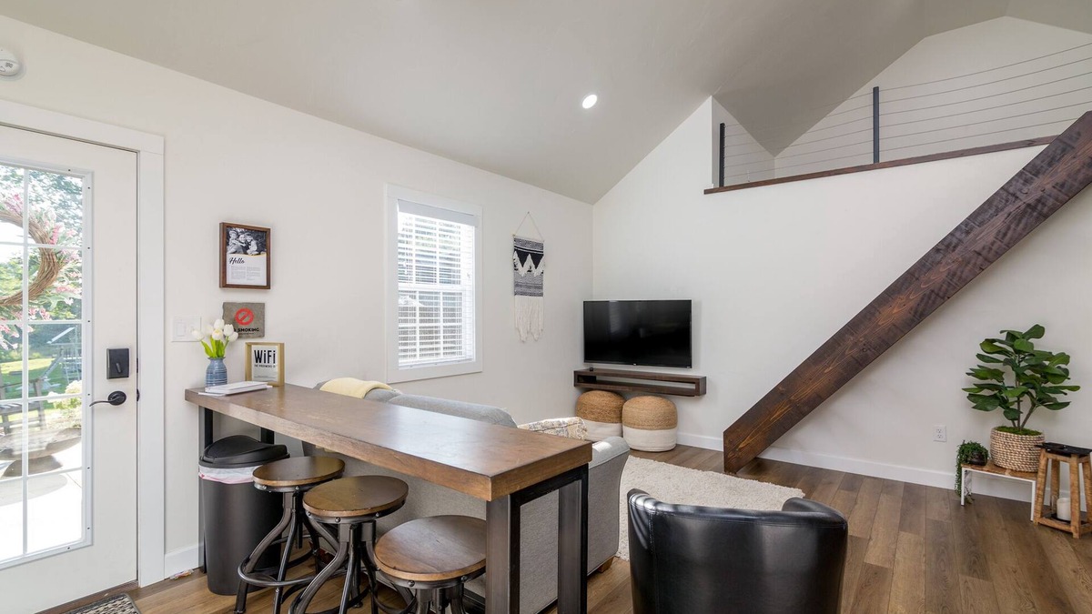 Millersburg House | The Aspen . Trailside Lodging