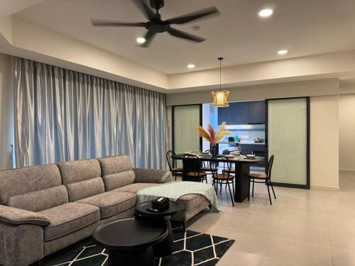 Kuala Lumpur Apartment | The Atrium at Jalan Ampang by OKBnB - Classy 3Bedroom Family Suite nearby KLCC , TRX and Pavilion KL