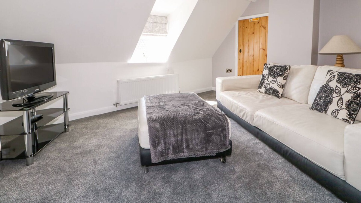 Wragby Apartment | THE ATTIC HOUSE, pet friendly in Wragby