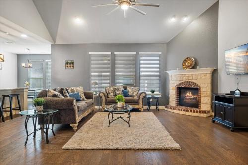 Aubrey House | The Aubrey Escape with Fenced Backyard