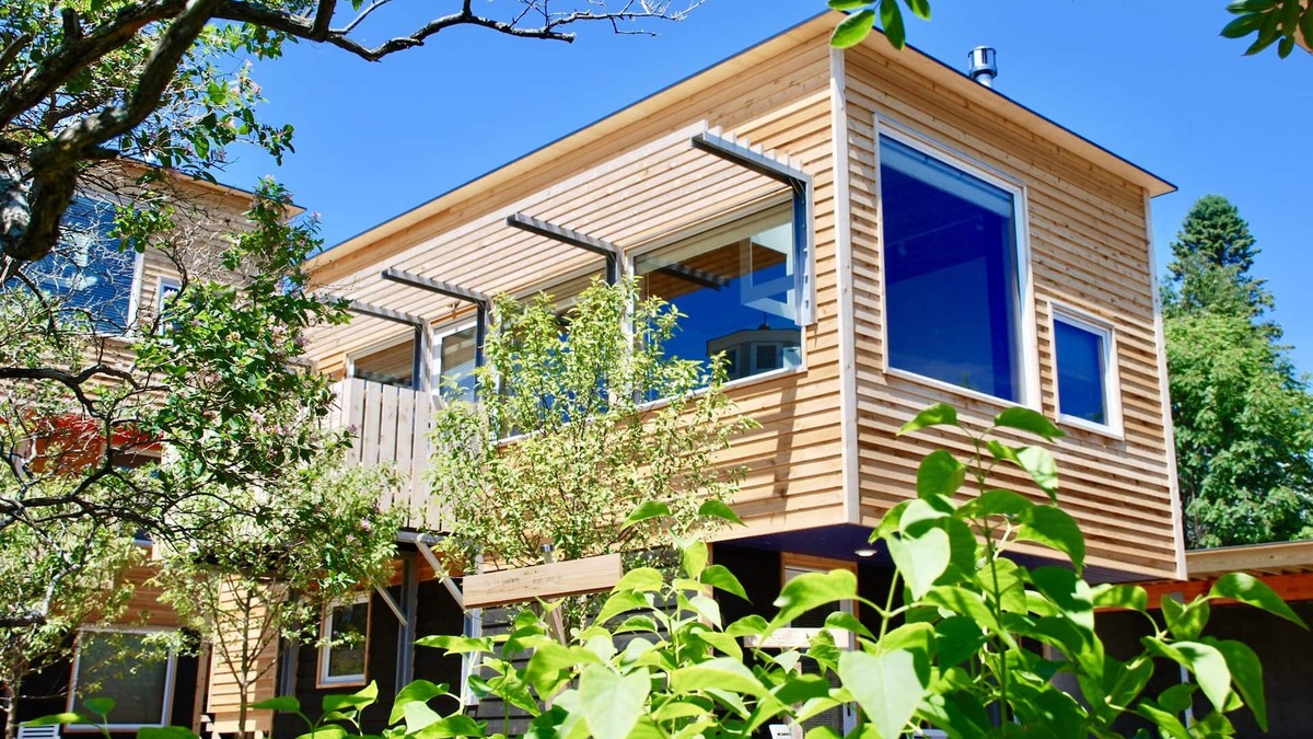 Grand Marais House | The Aurora- Award Winning- Sauna available