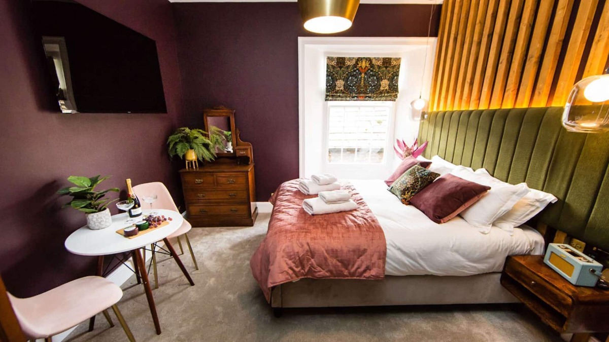 Askrigg Apartment | The Austin Suite at Skeldale House