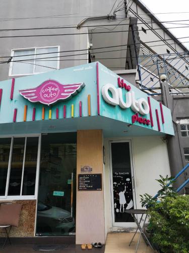 Talat Yai Hotel | The Auto Place