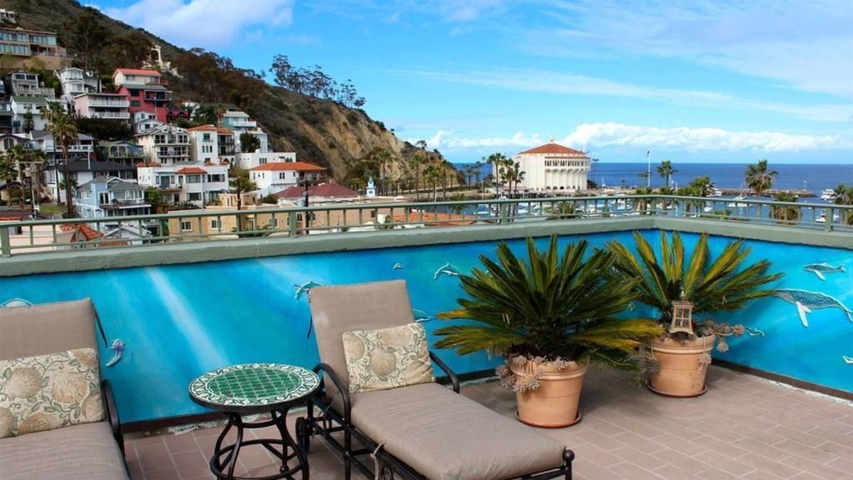 Avalon Hotel | The Avalon Hotel on Catalina Island